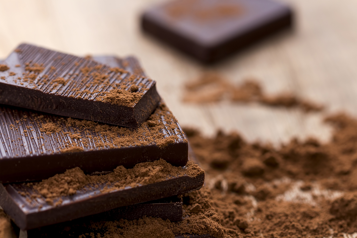 El chocolate amargo podría ayudar a mejorar la memoria, aumentar la inteligencia y hasta ponernos de mejor ánimo.